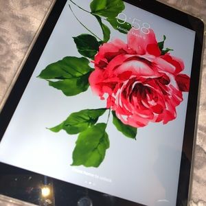 6TH GENERATION IPAD IN AMAZING CONDITION
